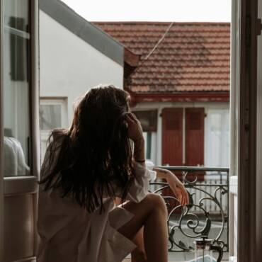 Perché continuo a scegliere partner che mi fanno soffrire? La dipendenza affettiva spiegata da una psicologa a Milano